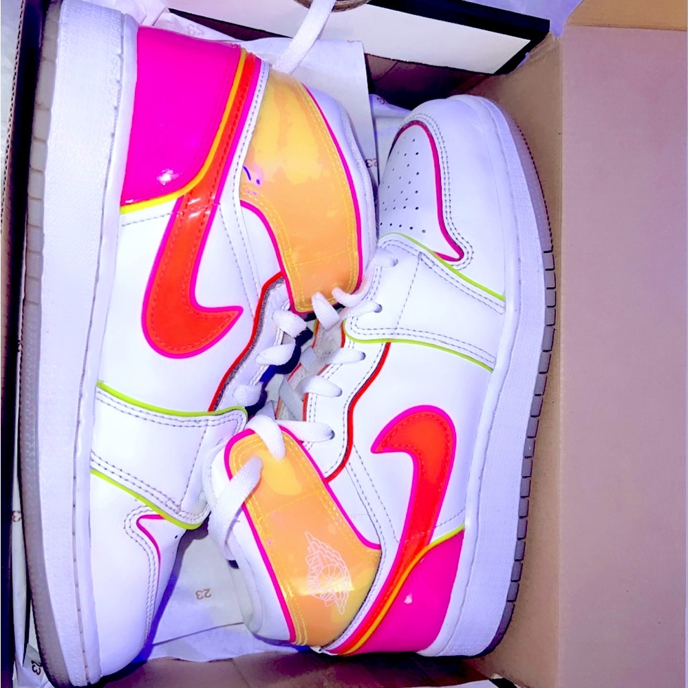 Air jordan 1 MID GS edge glow